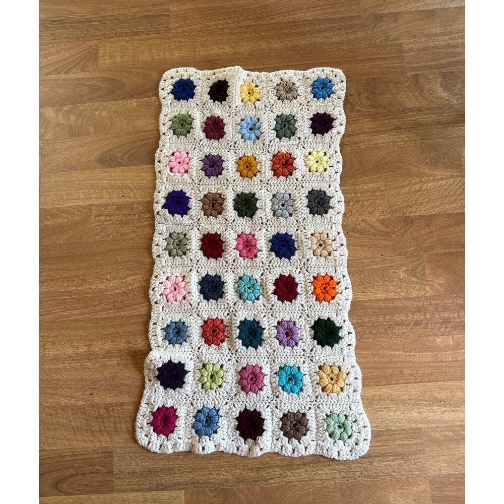 Vintage rosette afghan style mini knit quilt